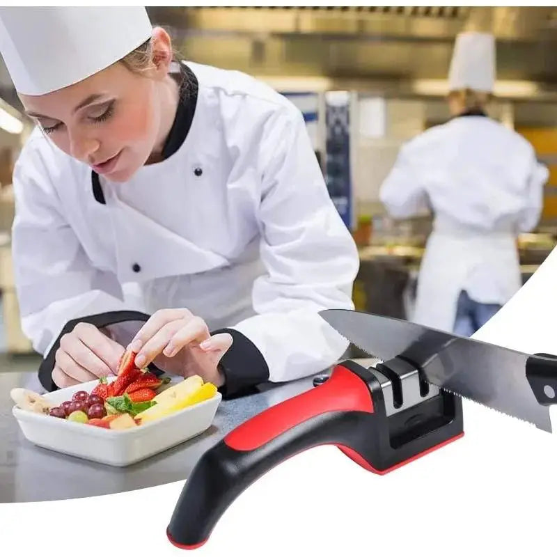 Afilador manual de 3 segmentos para cuchillos de cocina; incluye base de acero inoxidable y piedra de triple función para herramientas de cocina.